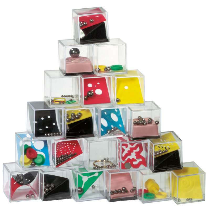 Assortment of 24 TRICKY THING sets - Various games at wholesale prices