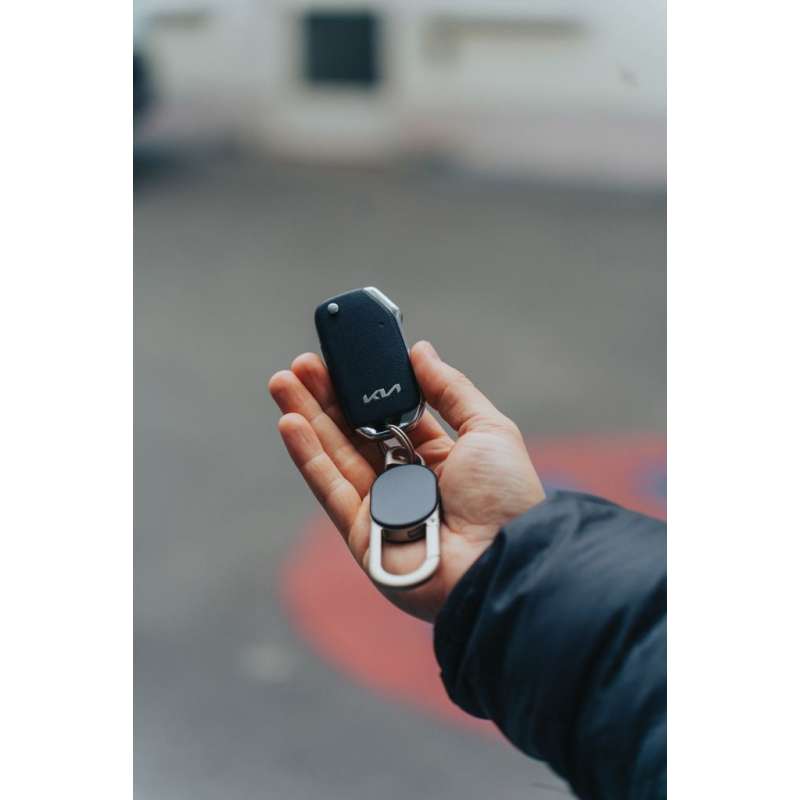 Keyring with geolocation and USB C Keyfinder - GPS tracker at wholesale prices