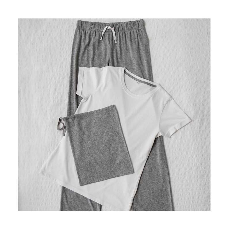 Conjunto de Pijama Feminino T-shirt e Calças a preço grossista - Roupa interior a preço grossista