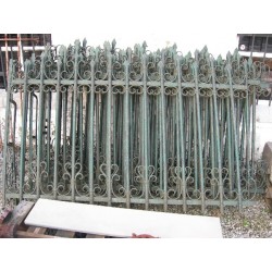Grille ancienne travaillée